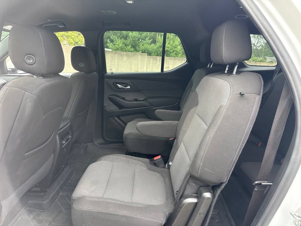 Used 2023 Summit White Chevrolet LT Cloth image 11