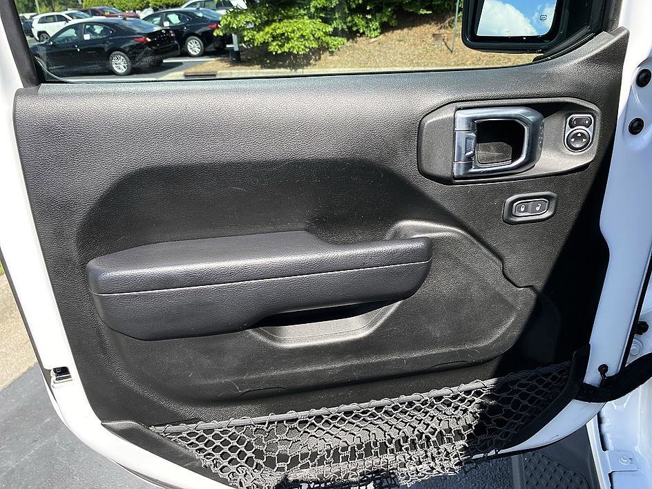 Used 2023 Bright White Clearcoat Jeep Sport S image 9