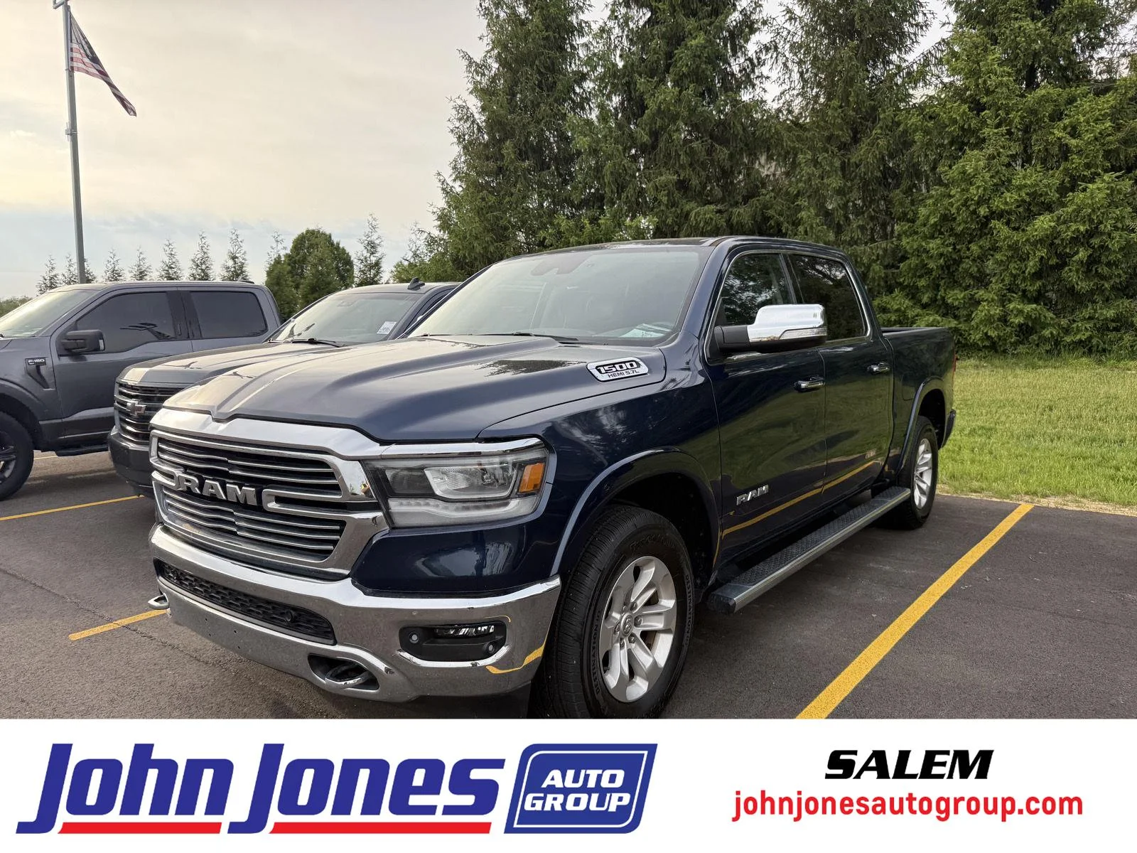 2022 RAM 1500 Laramie 4x4 Crew Cab 5'7's photo