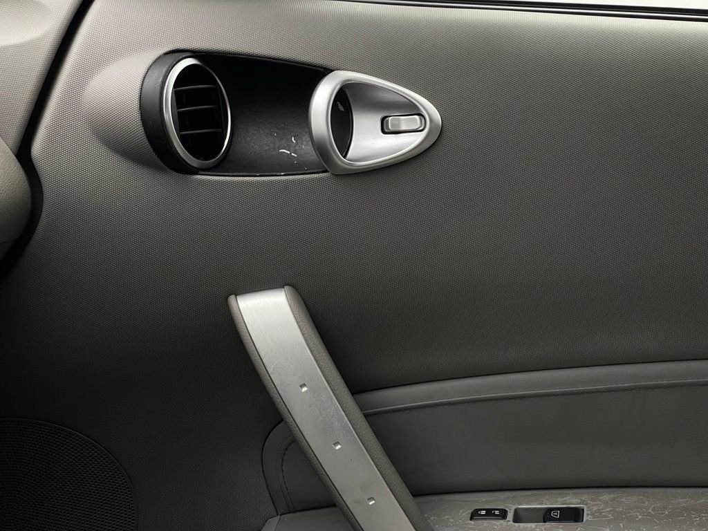 Used 2007 San Marino Blue Pearl Nissan Touring image 34