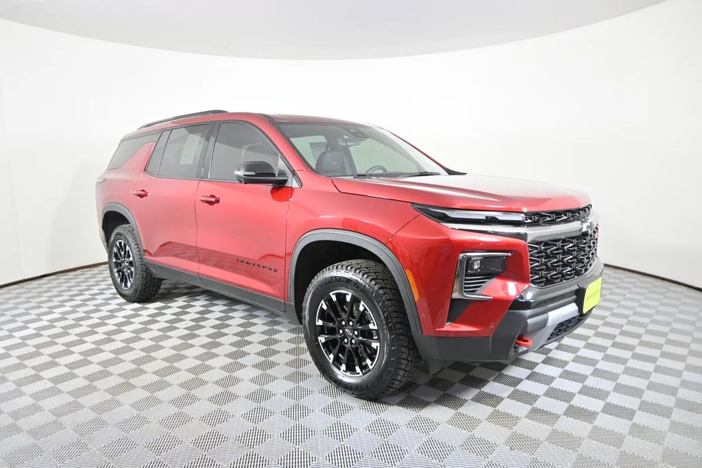 Used 2024 Red Chevrolet Z71 image 9