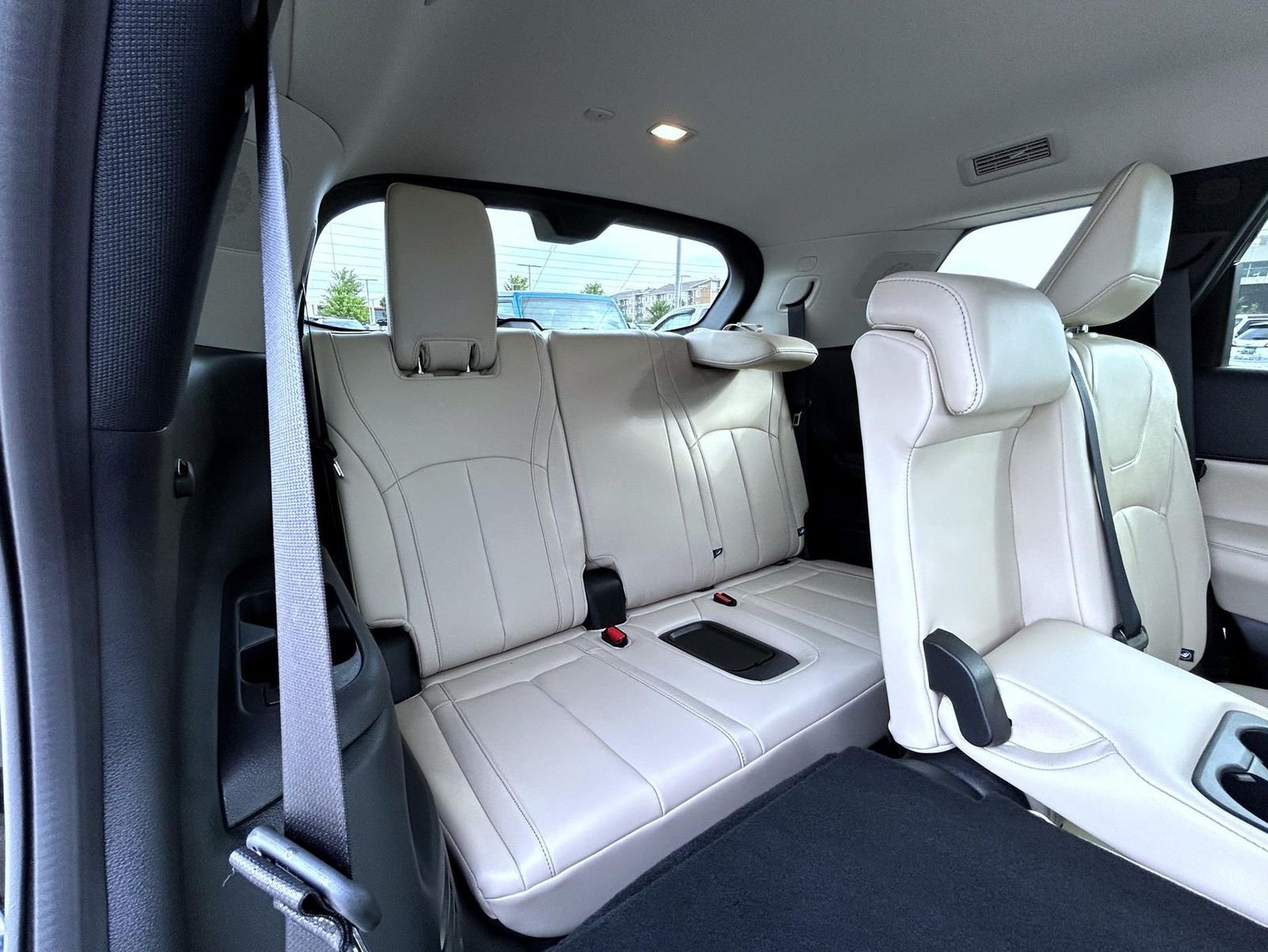 Used 2025 Black INFINITI LUXE image 19