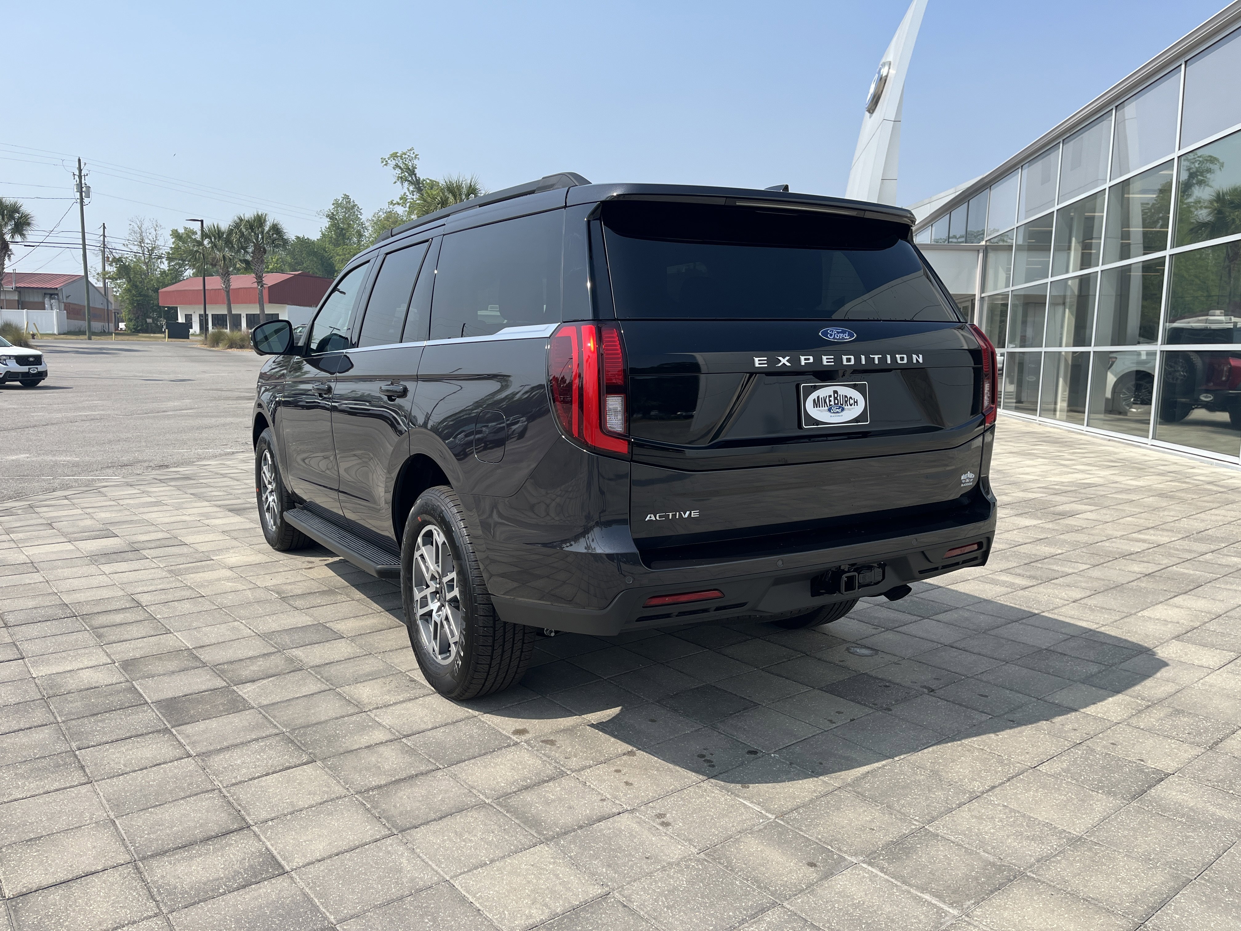 New 2026 Dark Matter Gray Metallic Ford Active image 4
