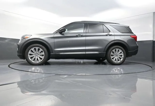 Used 2023 Gray Ford Limited image 34