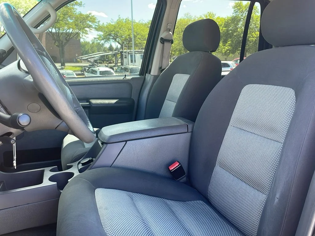 Used 2005  Ford Adrenalin image 12