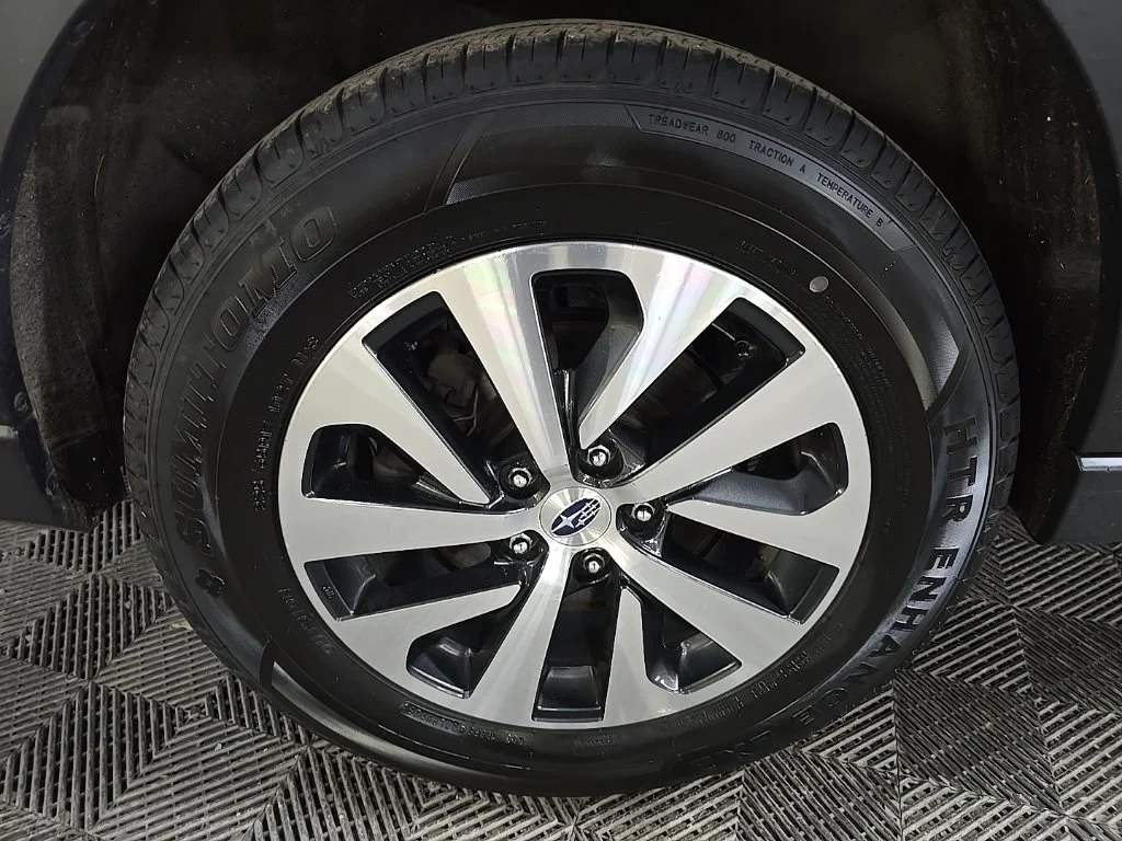 Used 2022 Green Metallic Subaru Premium image 13