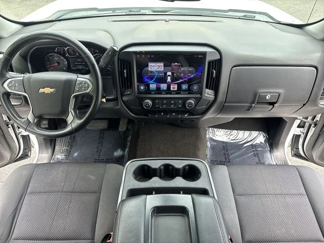 Used 2018 White Chevrolet LT image 9
