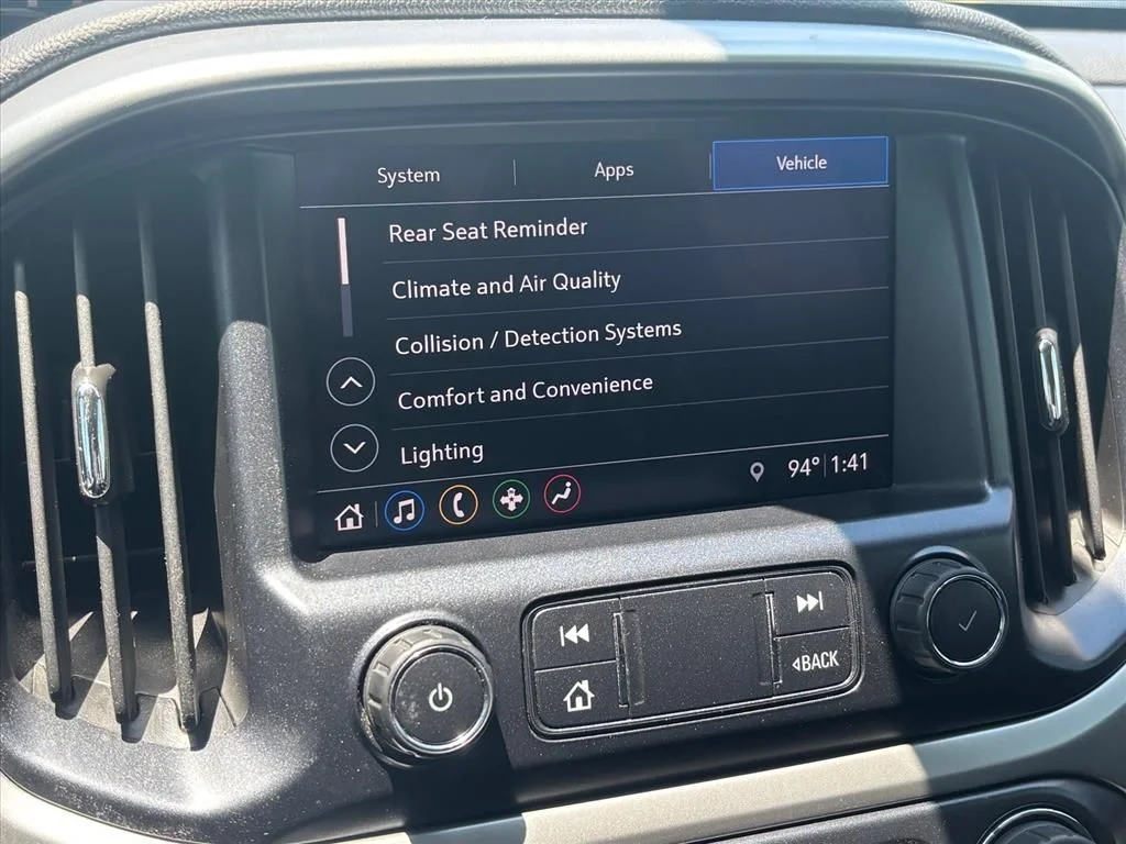 Used 2019 White Chevrolet ZR2 image 21