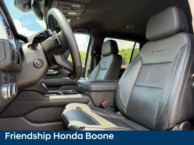 Used 2025 Silver GMC Denali image 19
