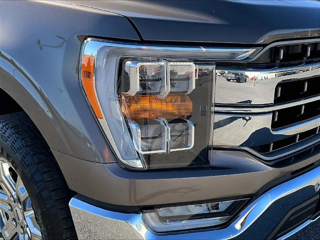 Used 2021 Gray Ford Lariat image 36