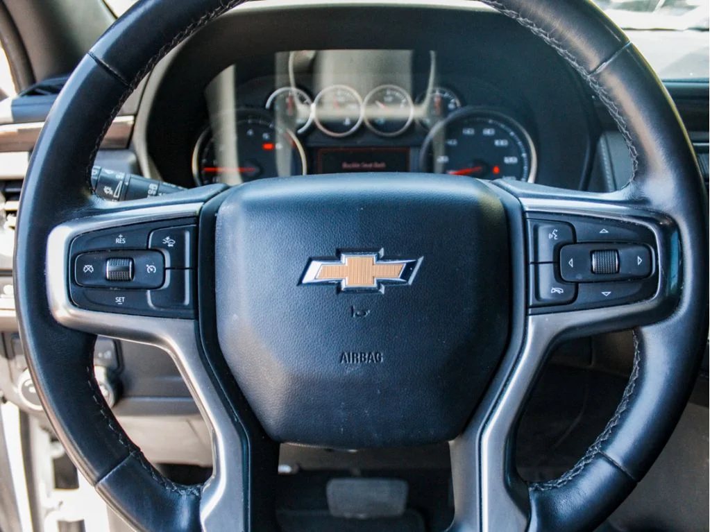 Used 2022 Summit White Chevrolet LS image 13