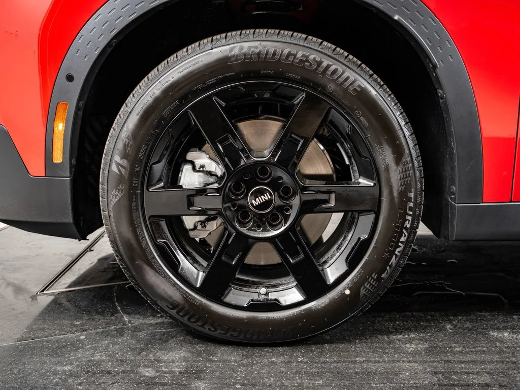 New 2027 Chili Red MINI Signature Plus image 13