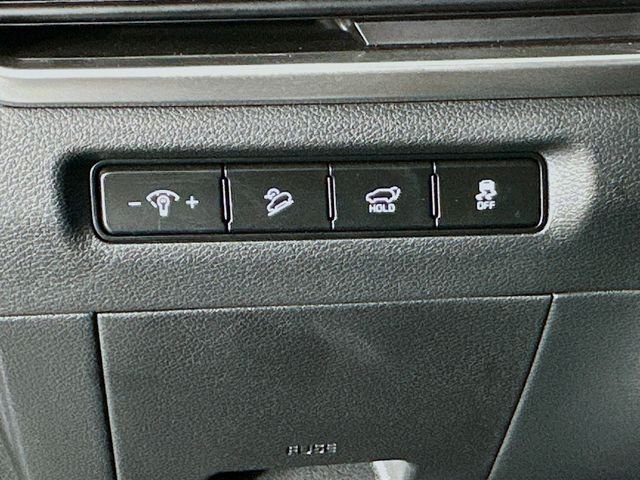 Used 2025 Silver Kia S image 12