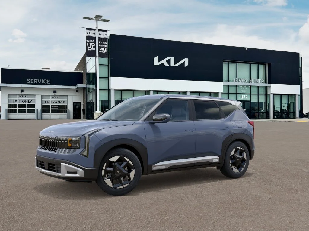 New 2027 Pale Gray Kia S image 3