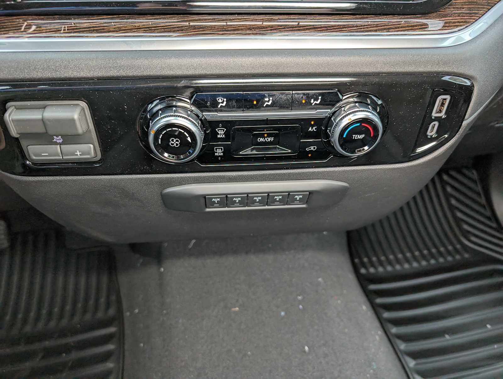 2026 GMC Sierra 3500HD SLE - Photo 21