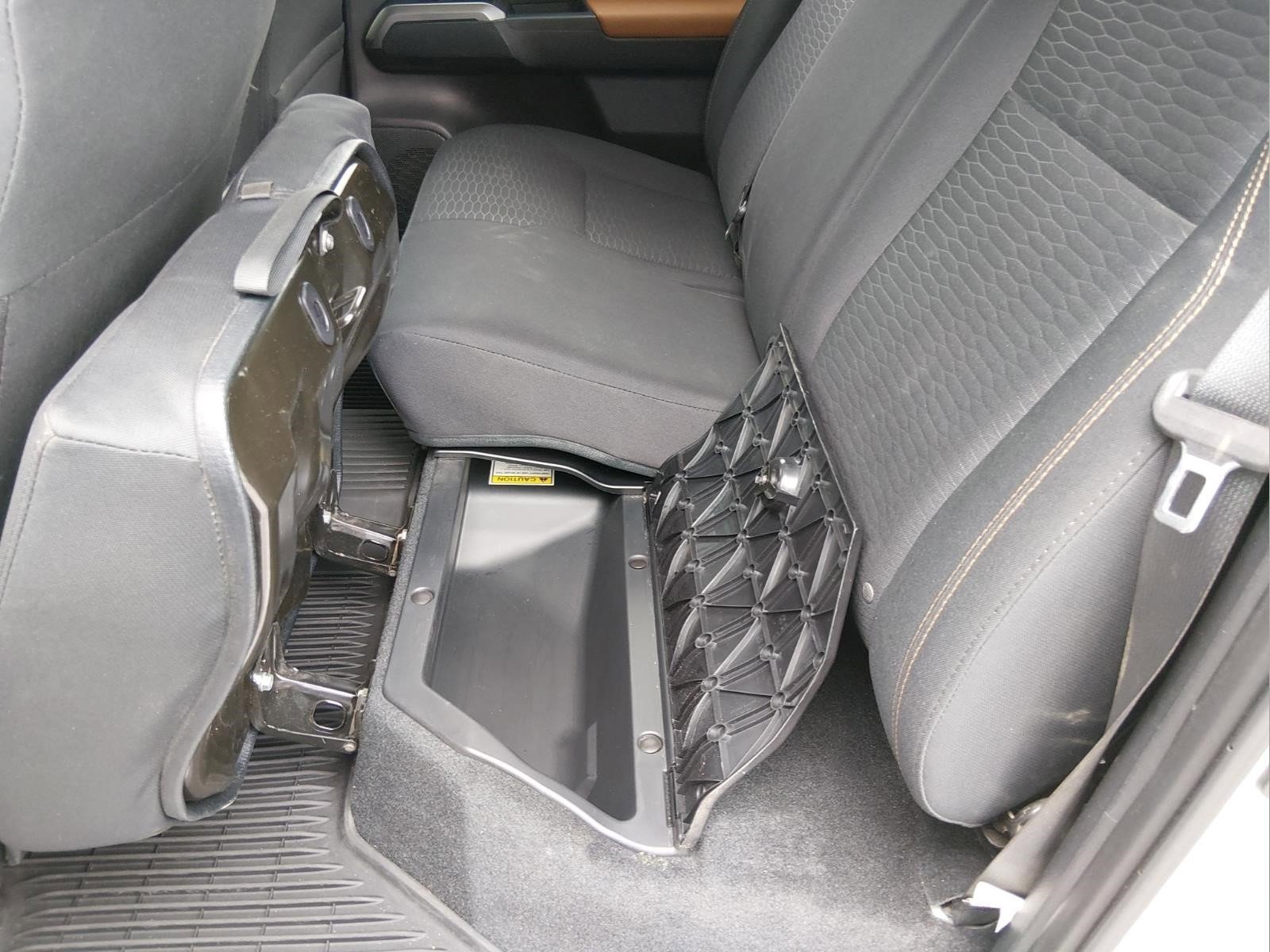 Used 2017 Super White Toyota SR5 image 12