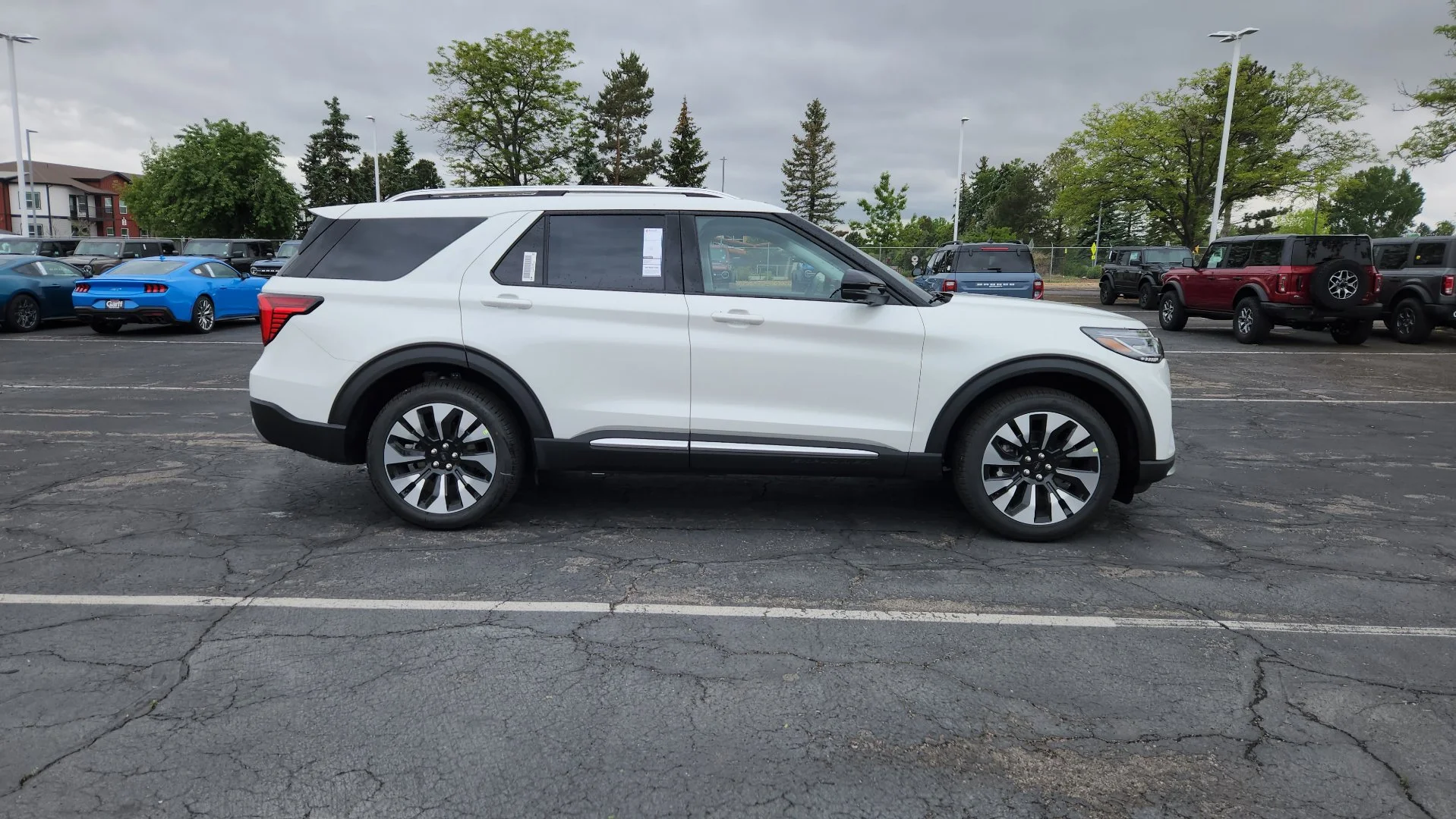 New 2026 Star White Metallic Tri-Coat Ford Platinum image 15
