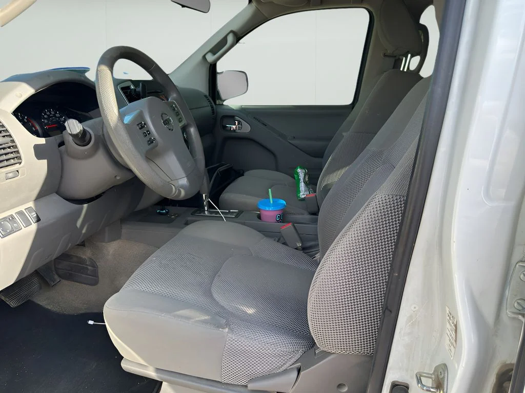 Used 2016 Glacier White Nissan SV image 11
