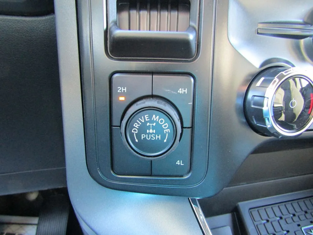 New 2026 Carbonized Gray Metallic Ford XLT image 33