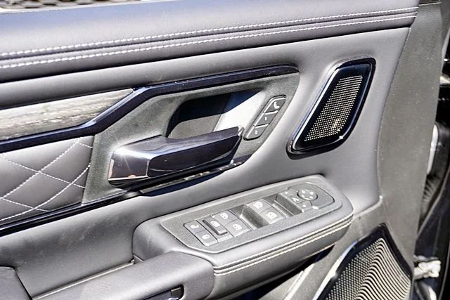 New 2026 Diamond Black Crystal Pearl-Coat Exterior Paint RAM Limited image 34