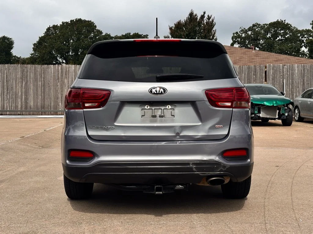 Used 2020 Silver Kia L image 4