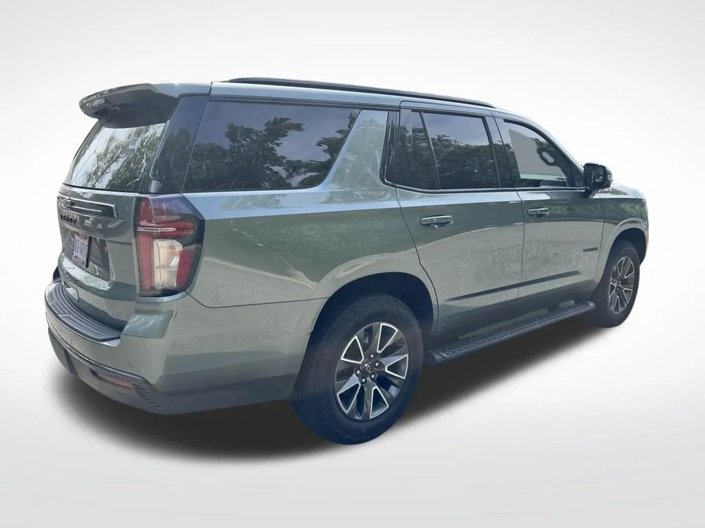 Used 2023 Green Chevrolet Z71 image 4