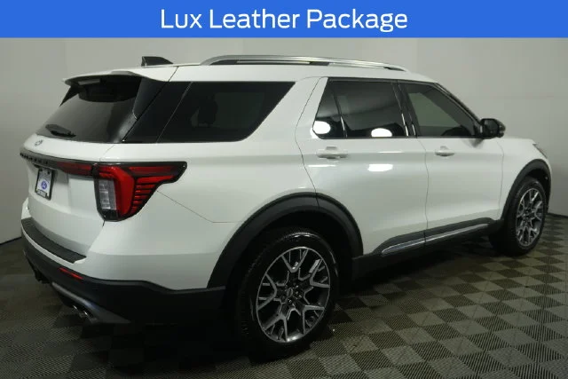 New 2027 Star White Metallic Tri-Coat Ford Platinum™ image 3