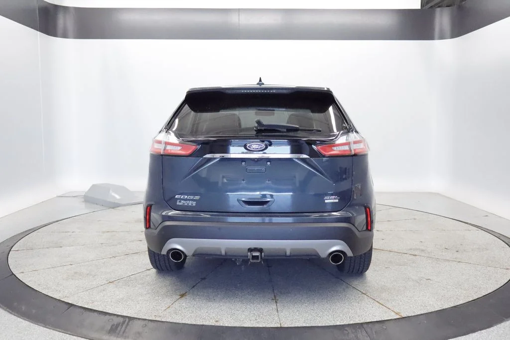 Used 2019 Green Ford SEL image 4