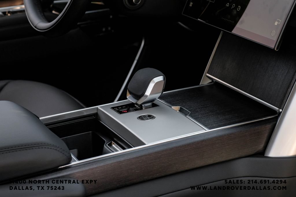 New 2026 Fuji White Land Rover SE image 25