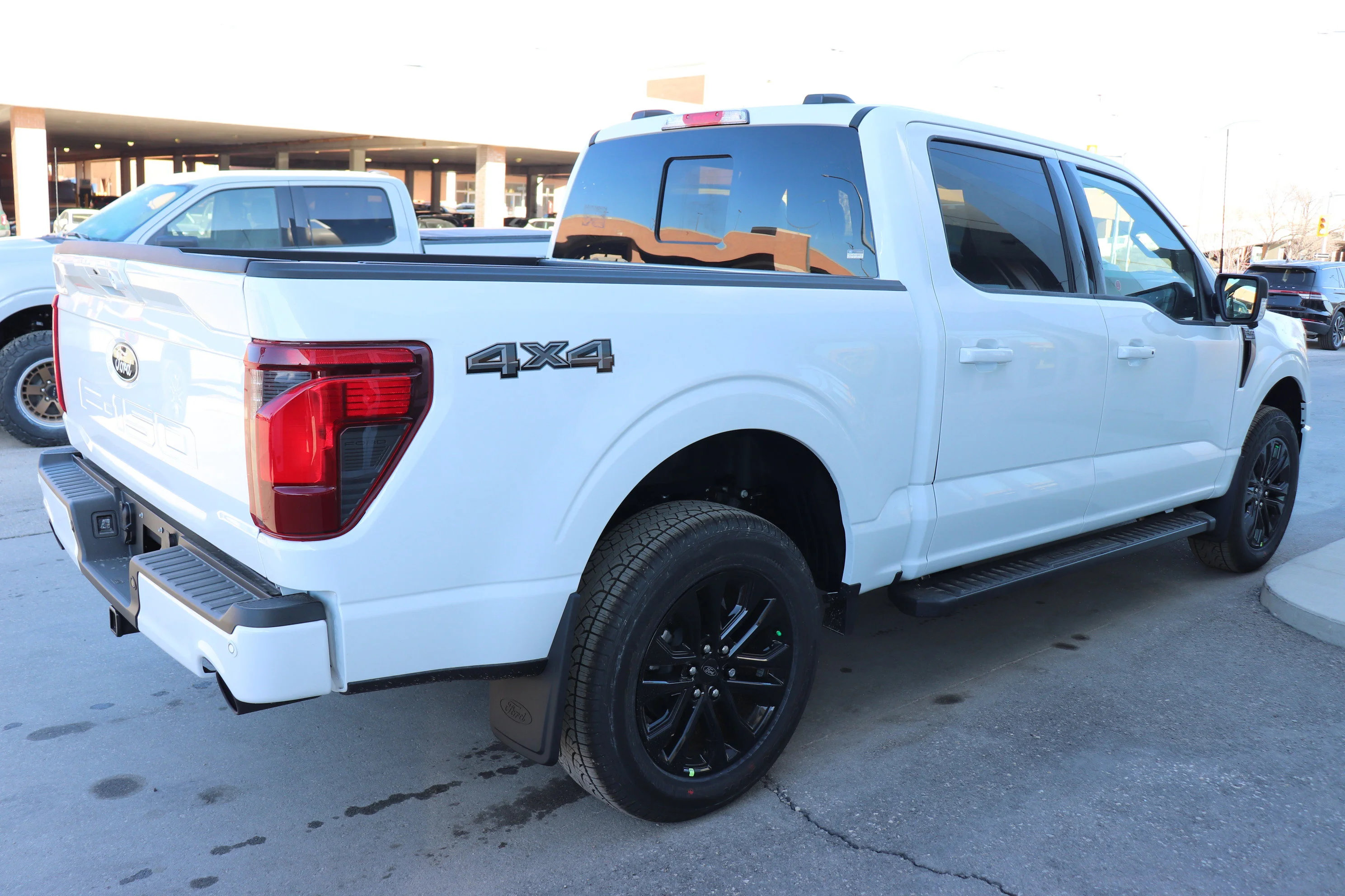 New 2026 OXFORD WHITE Ford XLT image 4