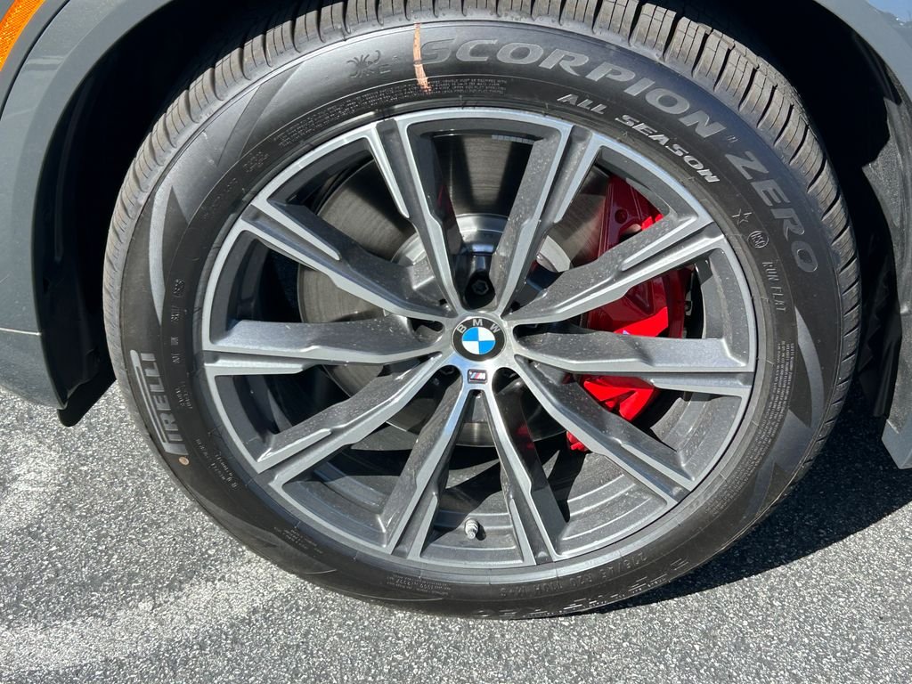 New 2026 Dravit Grey Metallic BMW xDrive50e image 9