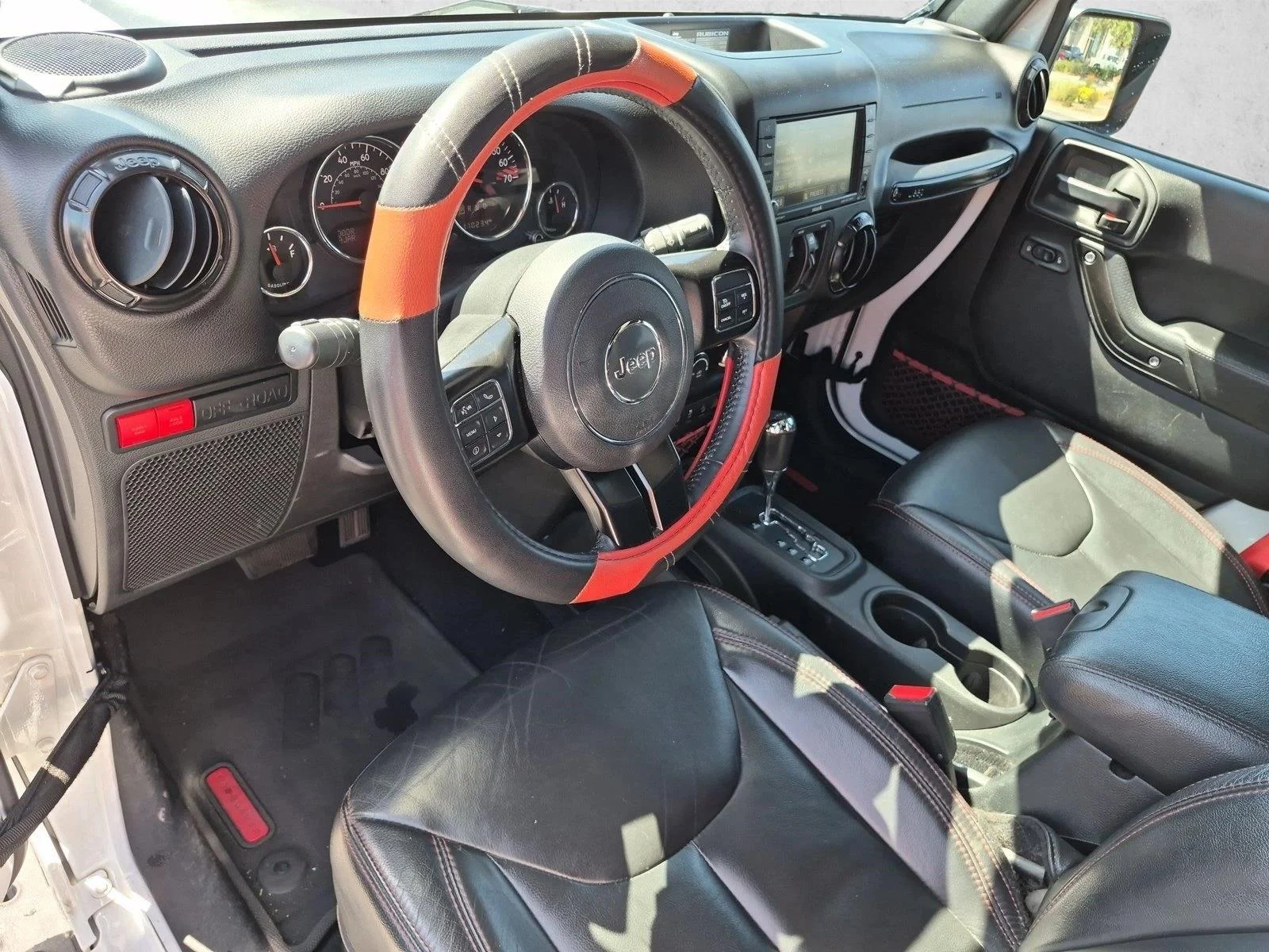 Used 2018 Bright White Clearcoat Jeep Rubicon Recon image 10