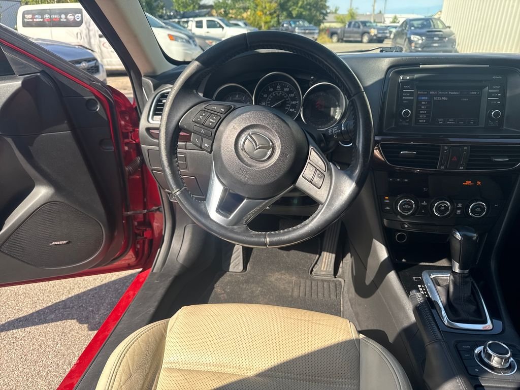 Used 2015 Red Mazda i Grand Touring image 16