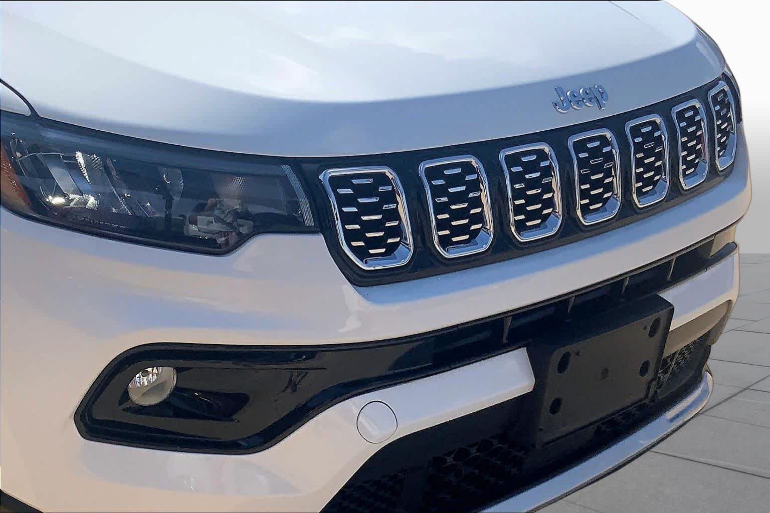 Used 2025 Bright White Clearcoat Jeep Limited image 29