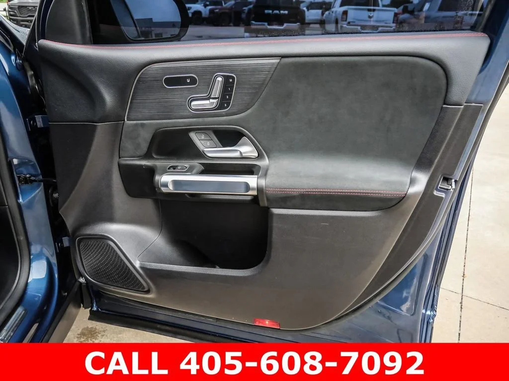 Used 2021 Blue Mercedes-Benz GLB 250 image 18