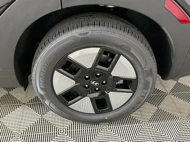 New 2026 Black Hyundai SE image 20