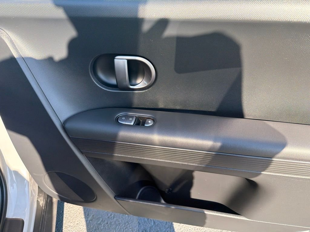 Used 2025 Gray Hyundai SEL image 16