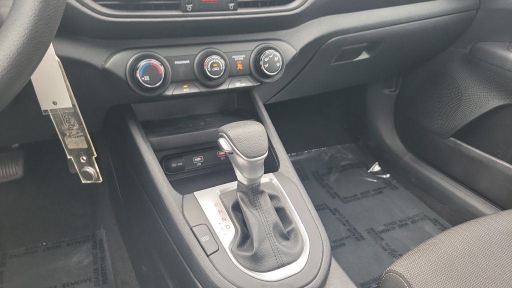2024 Kia Forte LXS - Photo 18