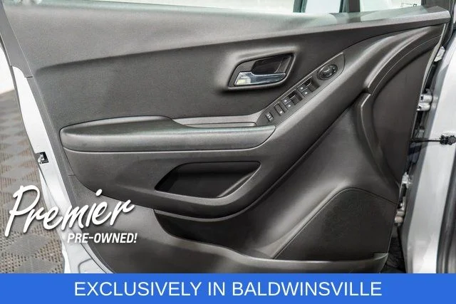 Used 2022 Silver Chevrolet LT image 15
