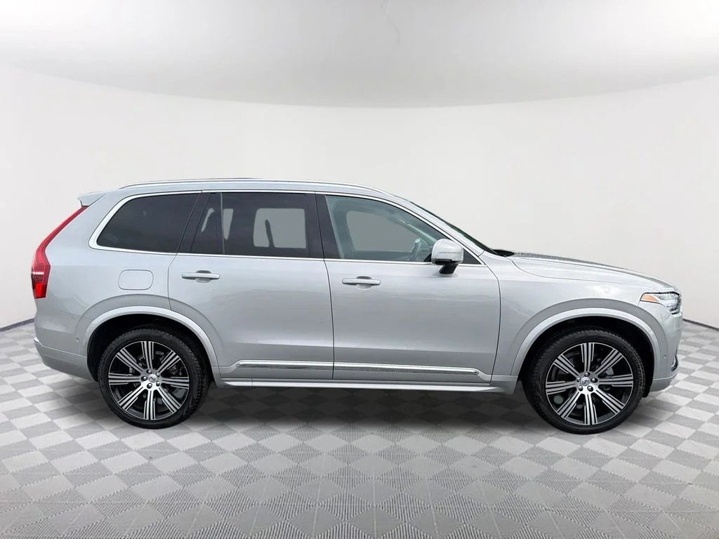 Used 2023 Silver Volvo Ultimate image 4
