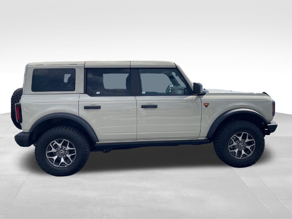 Used 2025 Beige Ford Badlands image 6