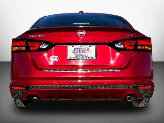 Used 2023 Red Nissan 2.5 SL image 5