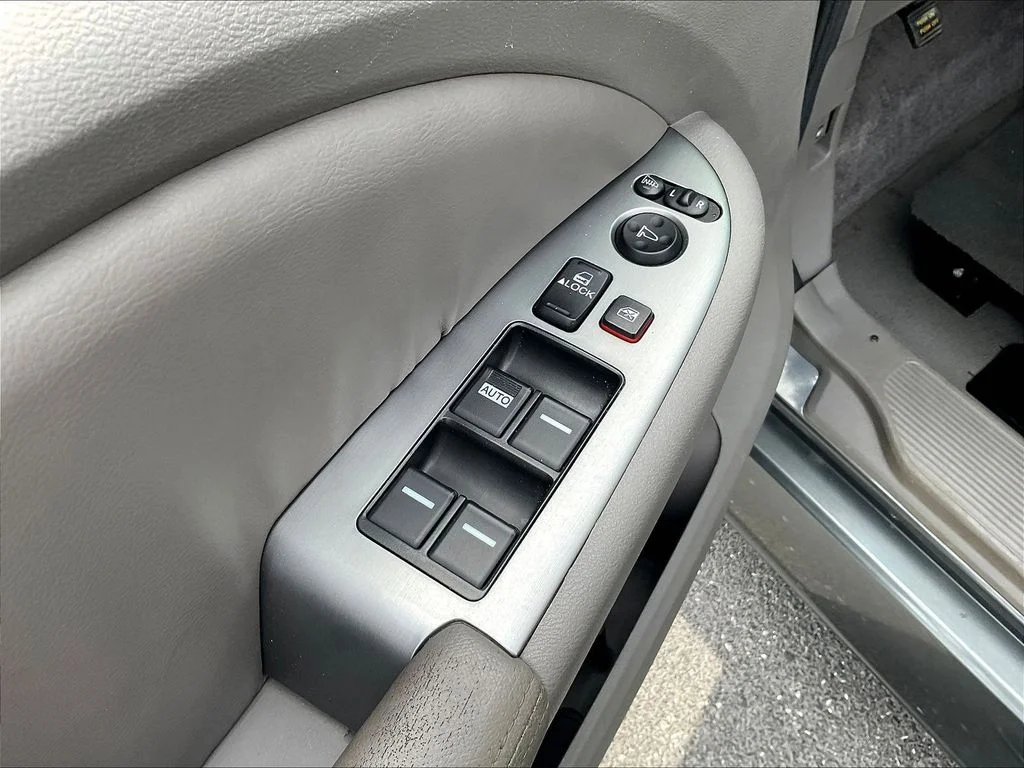 Used 2010 Polished Metal Metallic Honda EX-L image 20