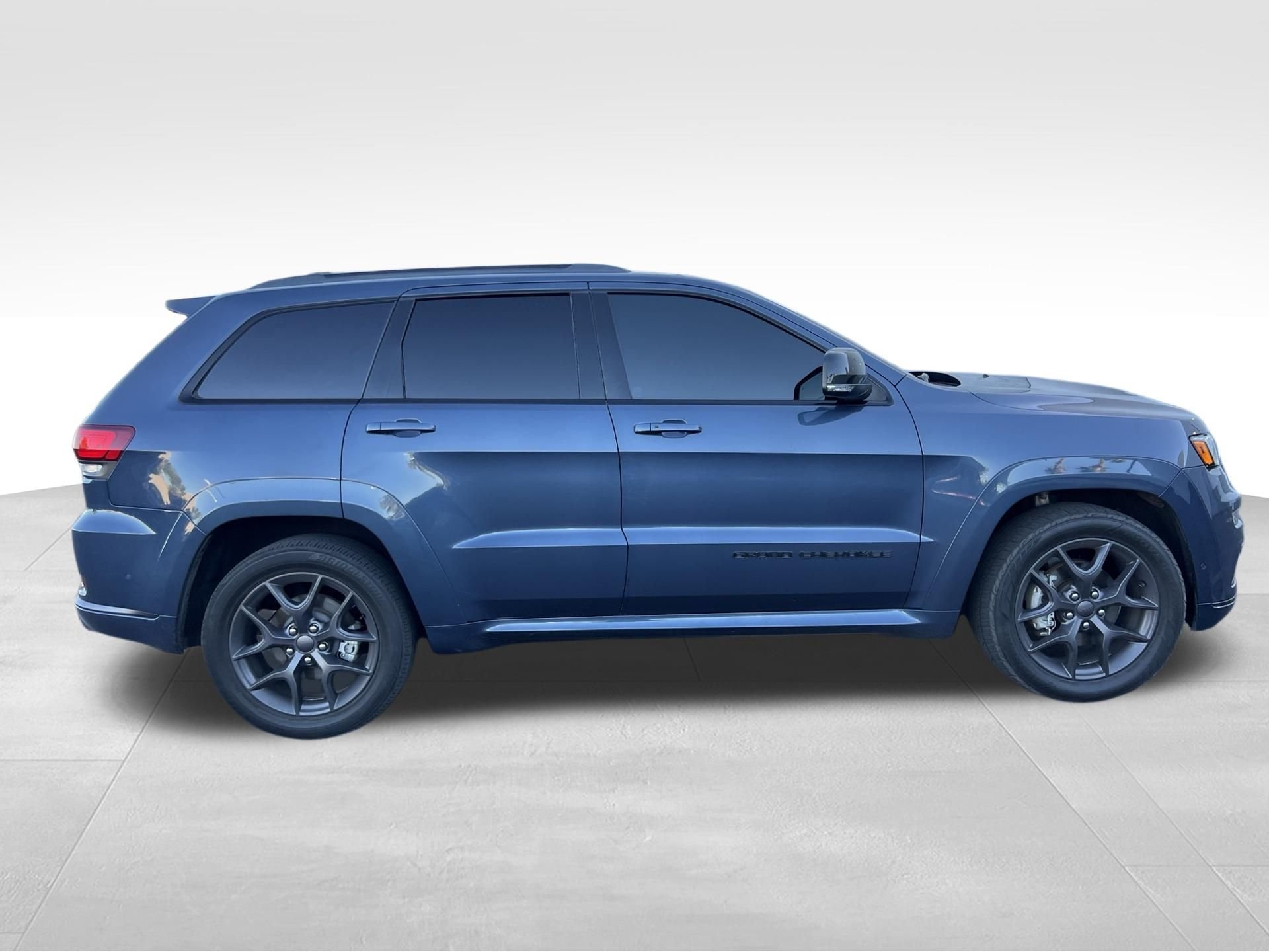 Used 2019 Blue Jeep Limited image 4