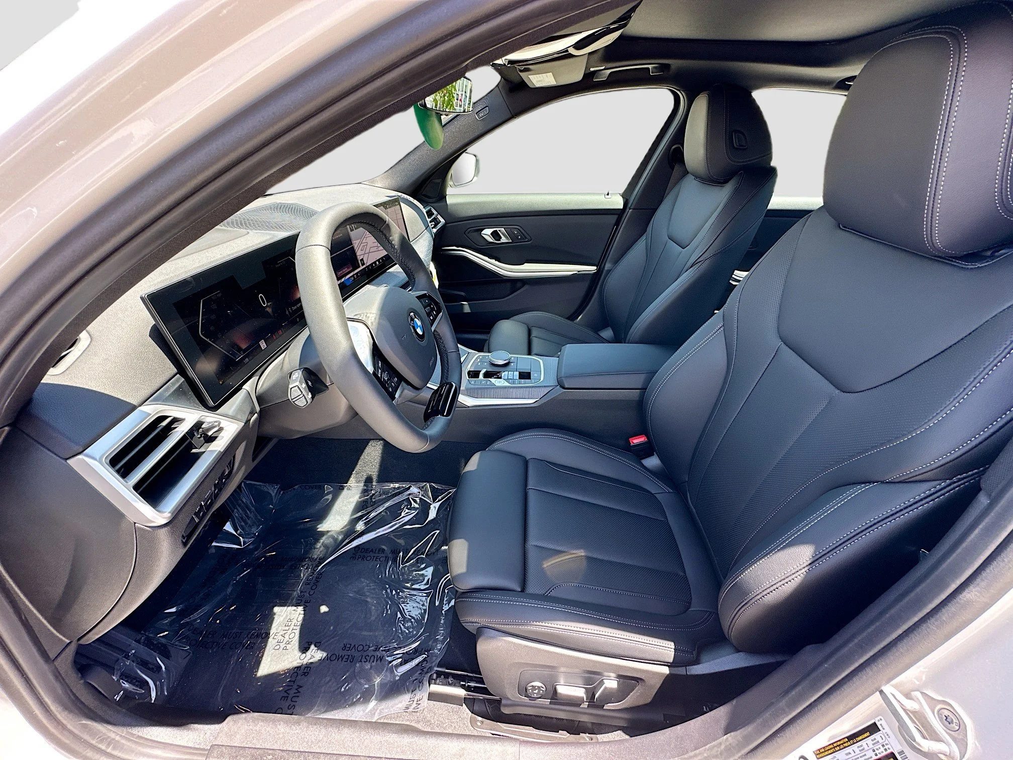 2025 BMW 3 Series 330i - Photo 18