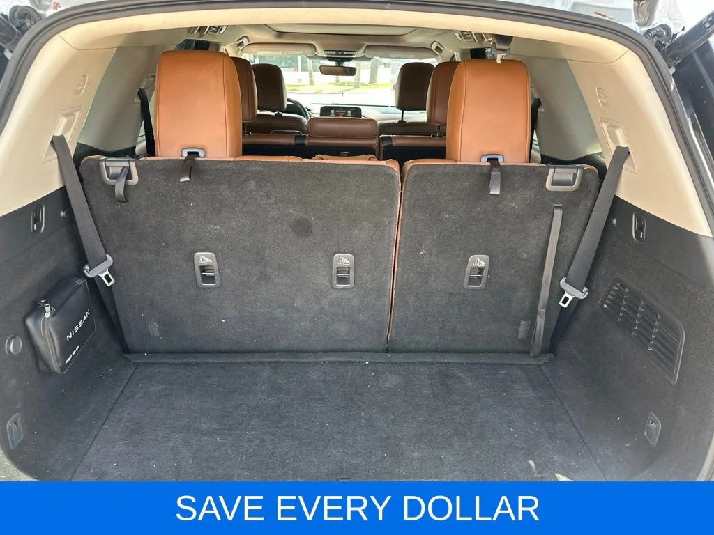 Used 2023 Silver Nissan Platinum image 6