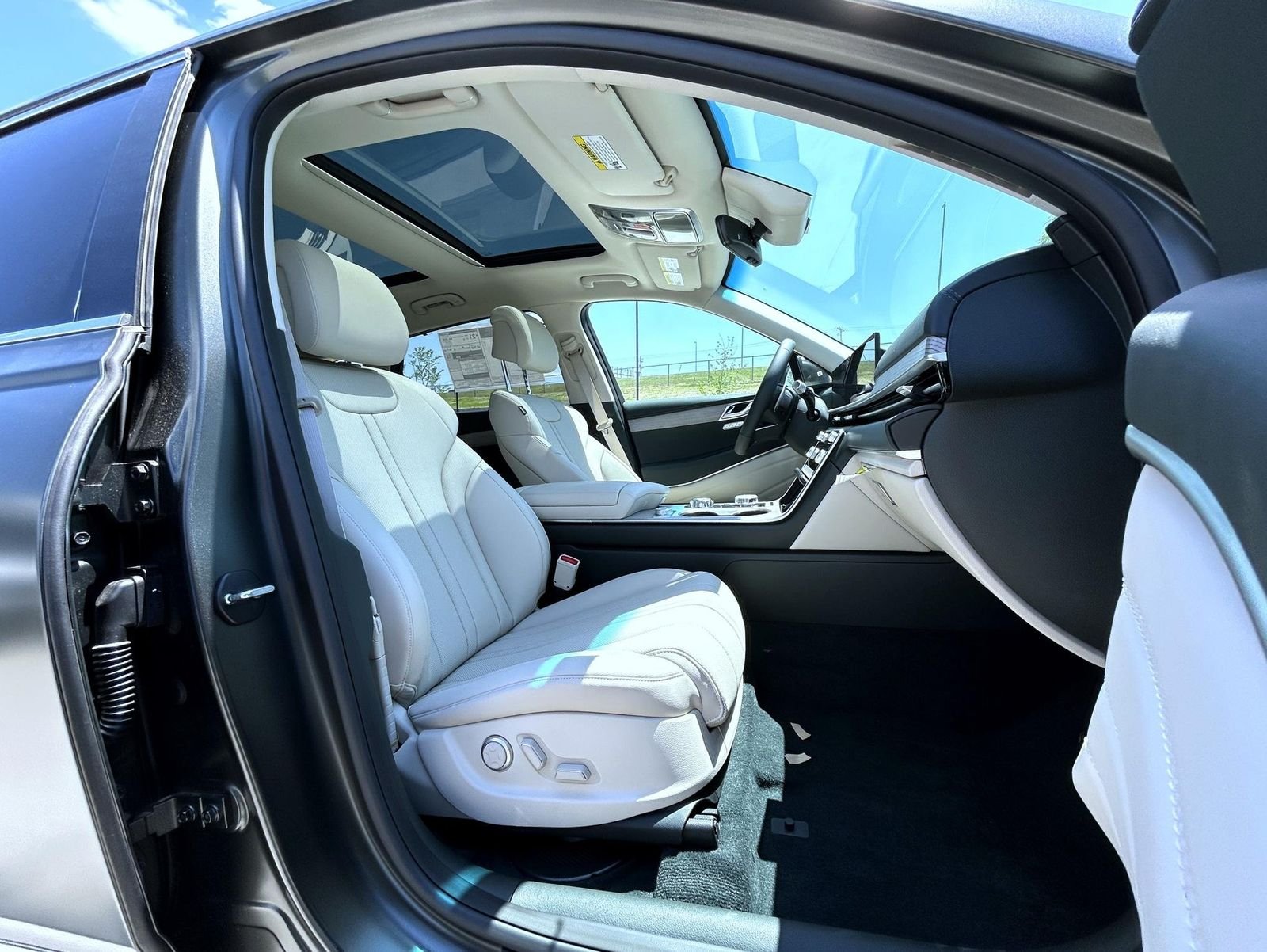 New 2026 Green Genesis 2.5T Select image 15