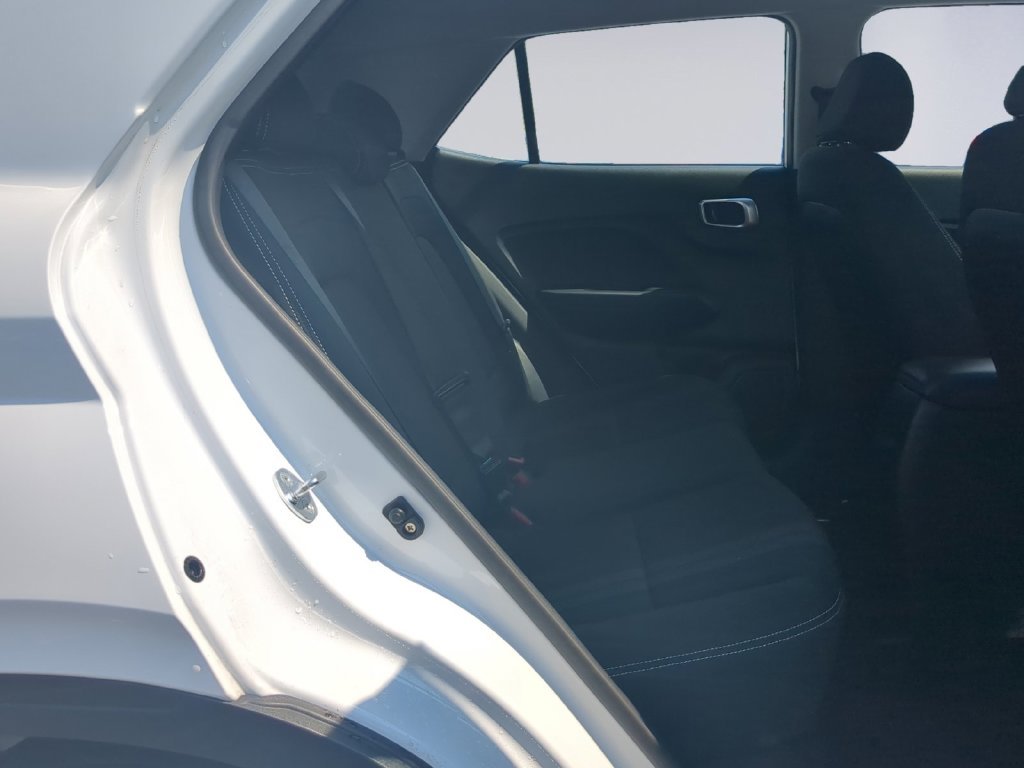 Used 2023 White Hyundai SEL image 20