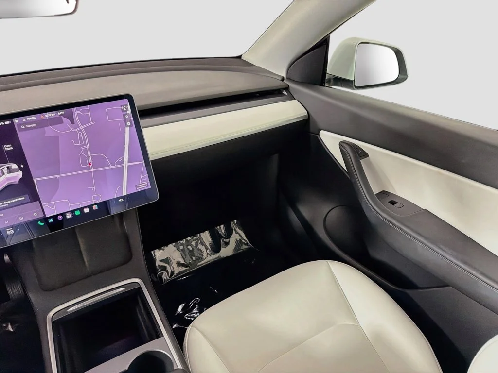 Used 2021 White Tesla Long Range image 25