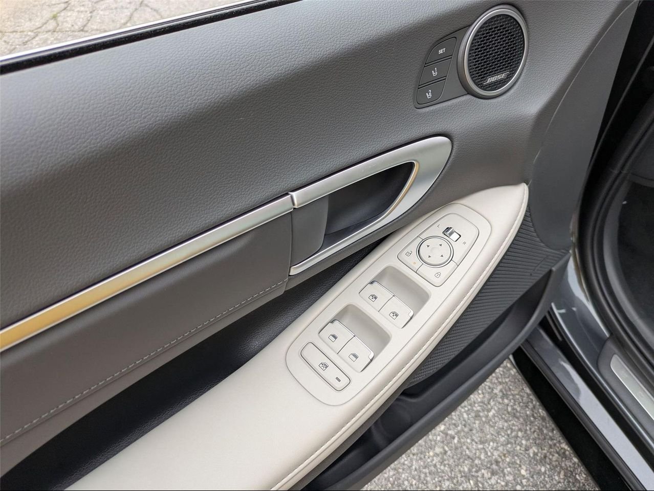 2025 Hyundai Sonata Hybrid Limited - Photo 11
